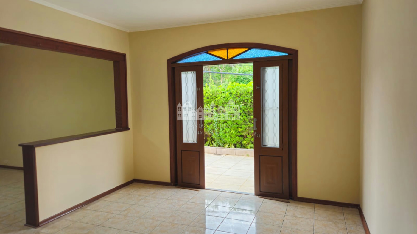 Casa Térrea com Vista para a Pedra Grande, em Nova Gardênia, Atibaia - SP