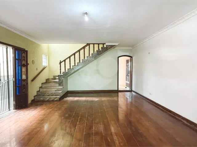 Sobrado à venda com 3 quartos, sendo 1 suíte,  em Vila Guilherme, São Paulo, SP