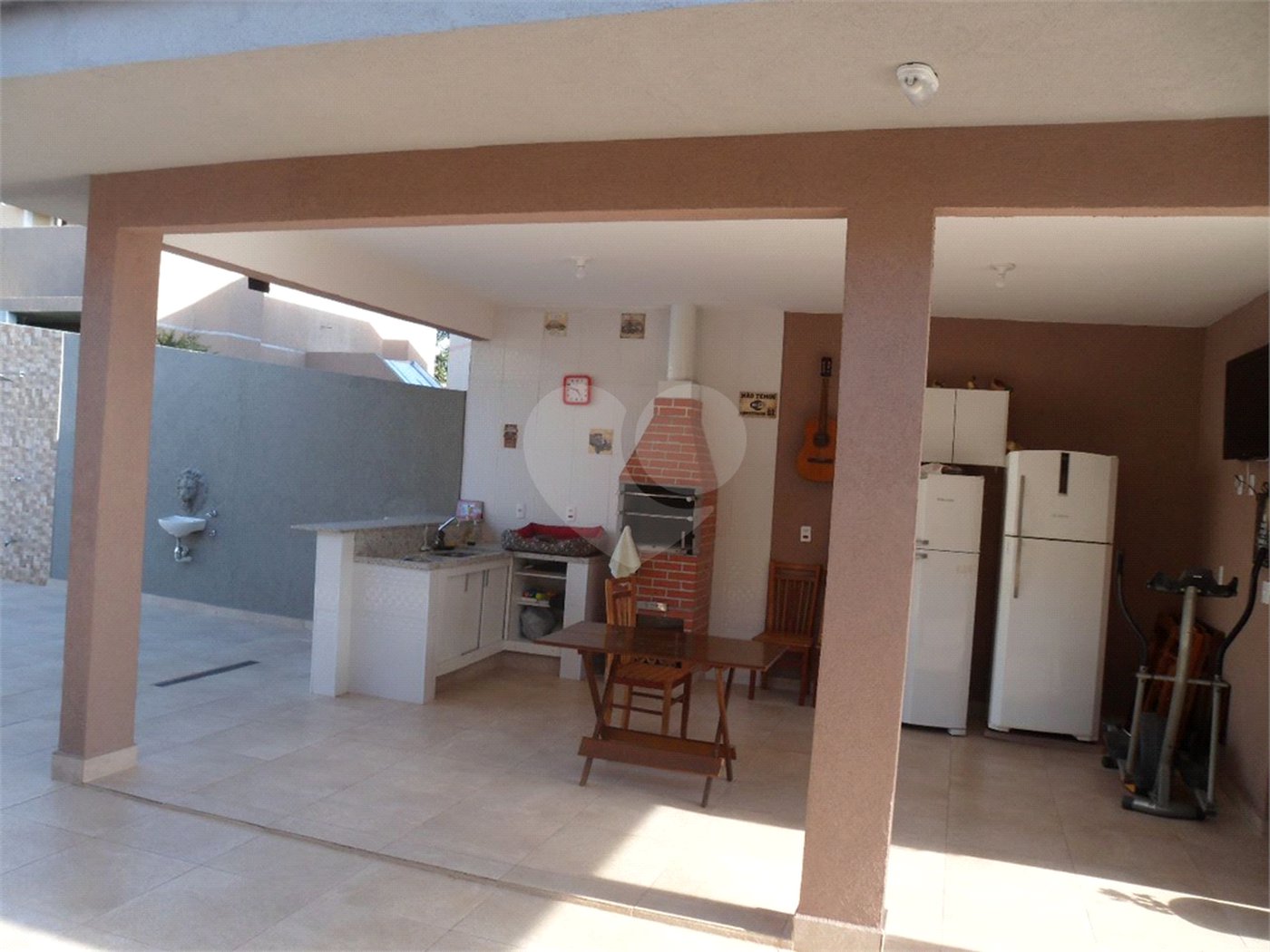 Casa à venda com 4 quartos, sendo 2 suítes, no condomínio Parque das Garças, Atibaia - SP