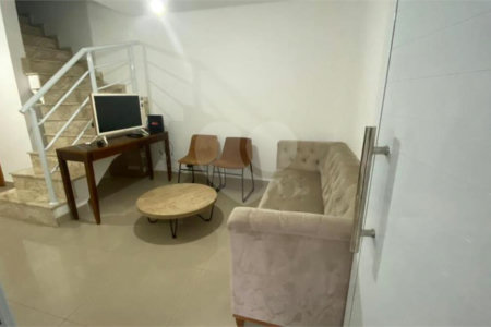 Casa à venda com 3 quartos, sendo 1 suíte, no condomínio Garden Village, São Paulo - SP