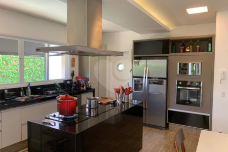 Casa à venda com 5 quartos, sendo 3 suítes, no condomínio Residencial Saint German, Araçoiaba da Serra - SP