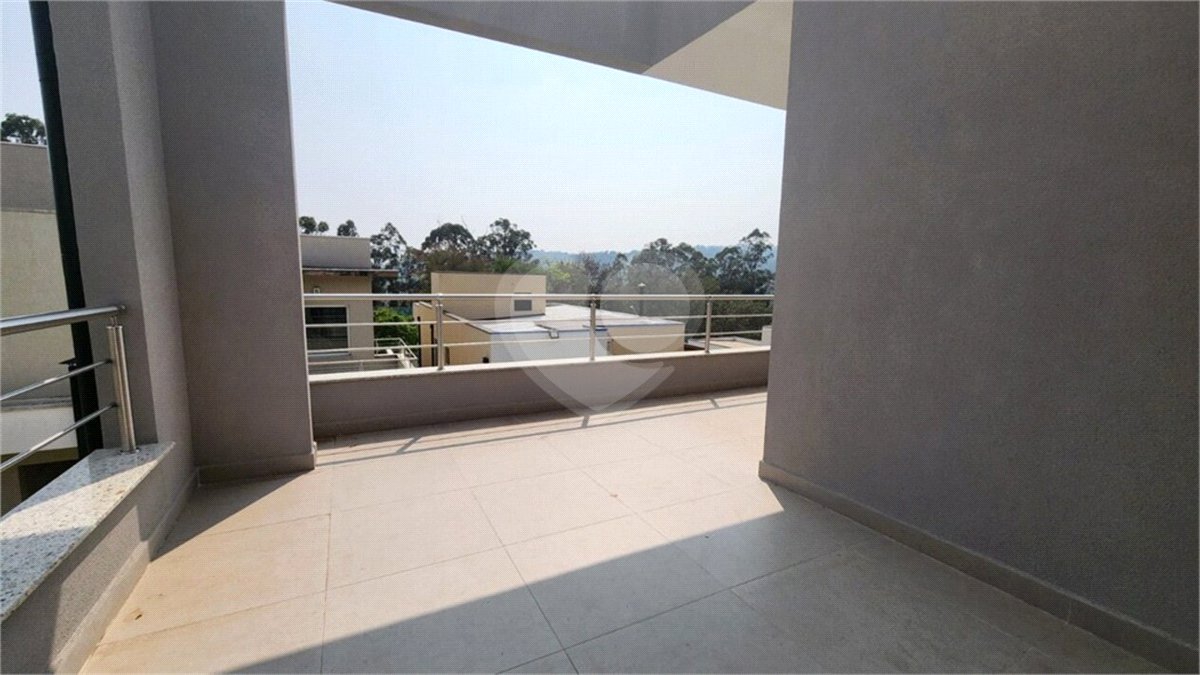 Casa à venda com 3 suítes no condomínio Vita Verdi, Valinhos - SP