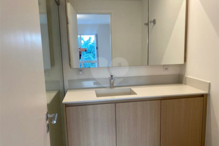 Apartamento à venda com 3 quartos, sendo 1 suíte,  em Itaim Bibi, São Paulo, SP