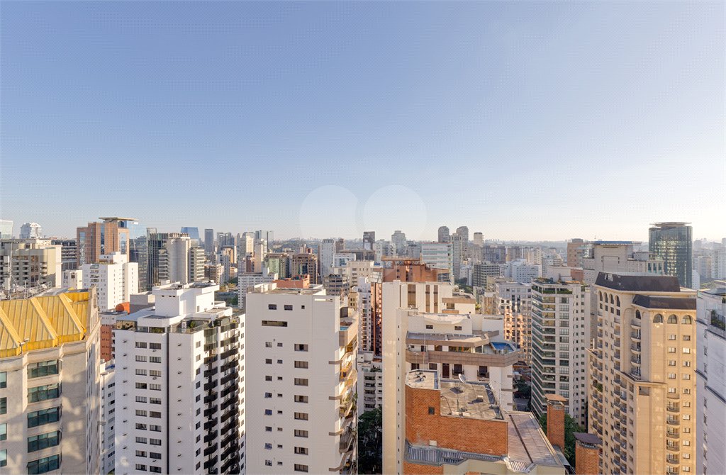 Cobertura à venda com 3 quartos, sendo 2 suítes, em Itaim Bibi, São Paulo, SP