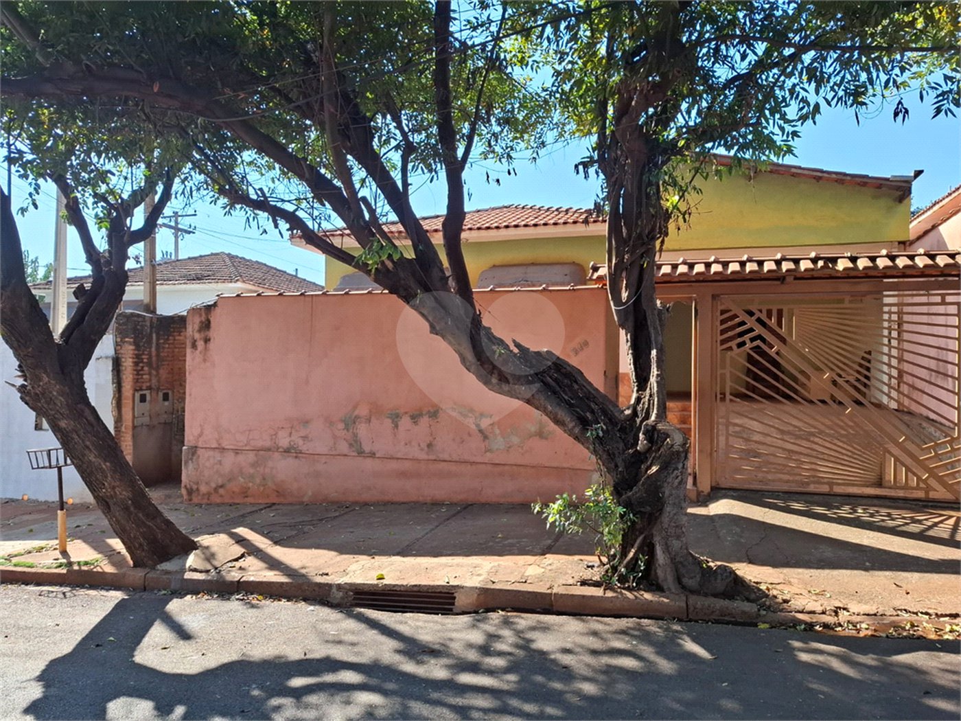 Casa à venda com 5 quartos, sendo 1 suíte, em Jardim Tamoio, Araraquara, SP