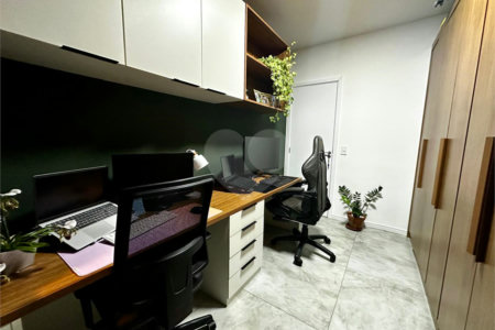 Apartamento à venda com 2 quartos, sendo 1 suíte,  no Centro, Mogi das Cruzes, SP