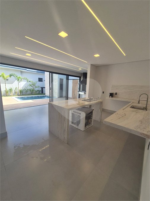 Casa à venda com 3 suítes no condomínio London Park, Indaiatuba - SP
