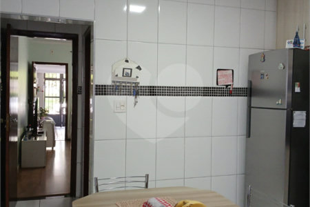 Sobrado à venda com 3 quartos, sendo 1 suíte, em Jardim Humaitá, São Paulo, SP