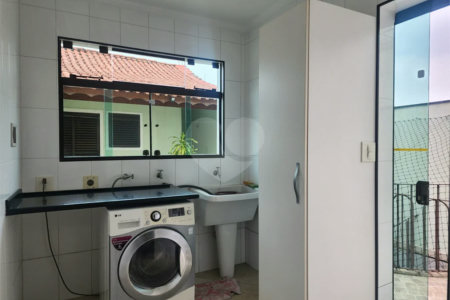 Sobrado à venda com 3 quartos, sendo 1 suíte, em Vila Paulicéia, São Paulo, SP