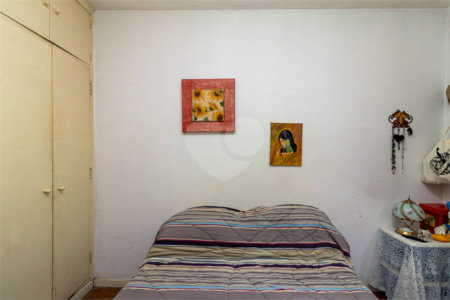 Casa Térrea à venda com 4 quartos, sendo 1 suíte, em Parque Jabaquara, São Paulo, SP