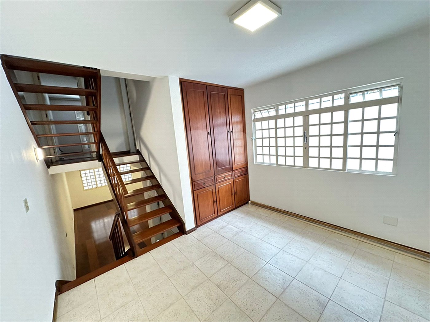 Casa à venda com 3 quartos, sendo 1 suíte, em Jardim Trussardi, São Paulo, SP