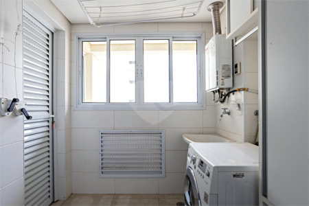 Apartamento à venda com 3 quartos, sendo 1 suíte,  em Jardim das Acácias, São Paulo, SP