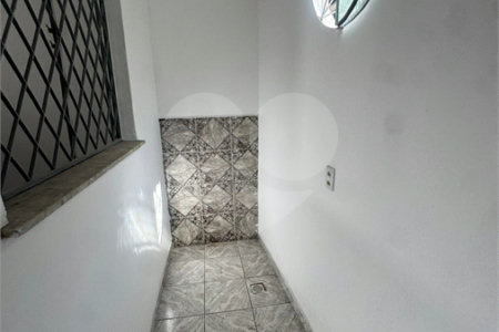 Casa à venda ou para alugar com 1 quarto em Campo Grande, Rio de Janeiro, RJ