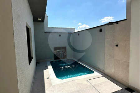 Casa à venda com 3 quartos, sendo 1 suíte, no condomínio Horto Florestal Villagio, Sorocaba - SP