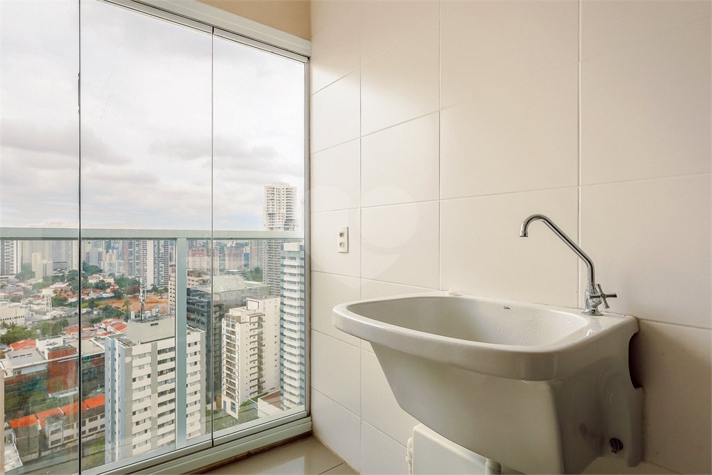 Apartamento à venda ou para alugar com 1 quarto em Vila Gertrudes, São Paulo, SP
