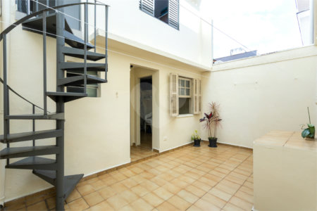 Casa à venda com 3 quartos, sendo 1 suíte, em Vila Cordeiro, São Paulo, SP