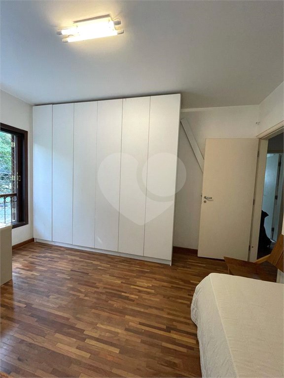 Casa à venda com 4 quartos, sendo 1 suíte, em Vila Morumbi, São Paulo, SP
