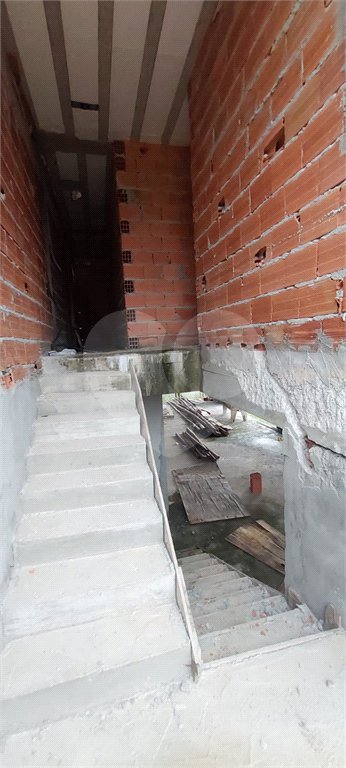 Terreno à venda com 3 quartos, sendo 1 suíte, no condomínio Lago dos Pássaros, Cotia - SP