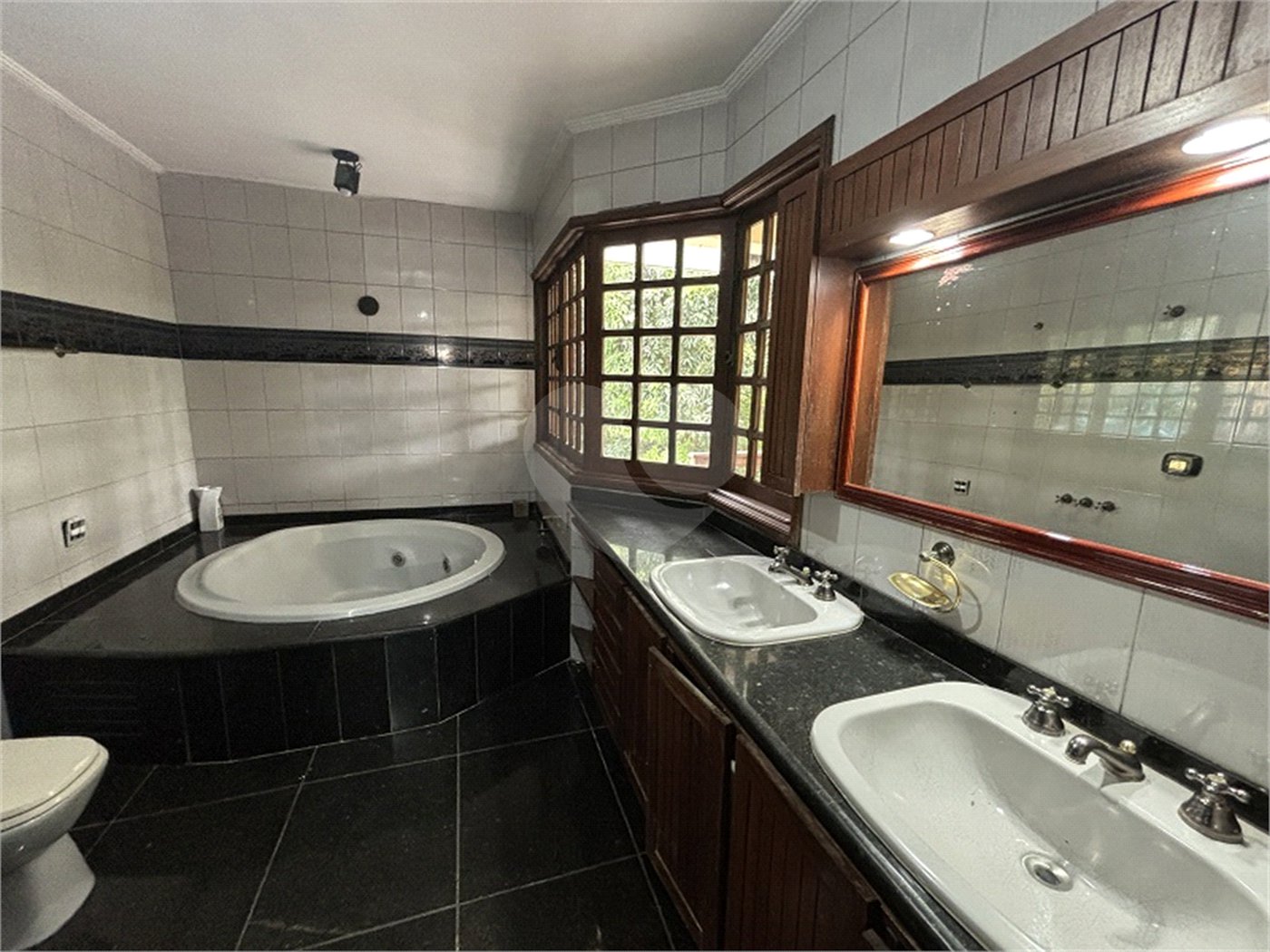 Casa à venda com 4 suítes em Tremembé, São Paulo, SP
