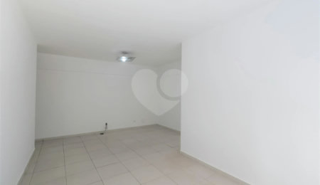 Apartamento à venda com 3 quartos, sendo 1 suíte,  em Itaim Bibi, São Paulo, SP