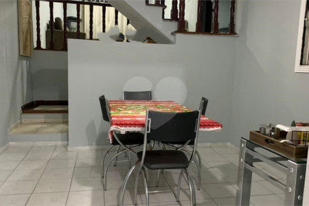 Sobrado à venda com 3 quartos, sendo 1 suíte, em Jardim Esmeralda, São Paulo, SP