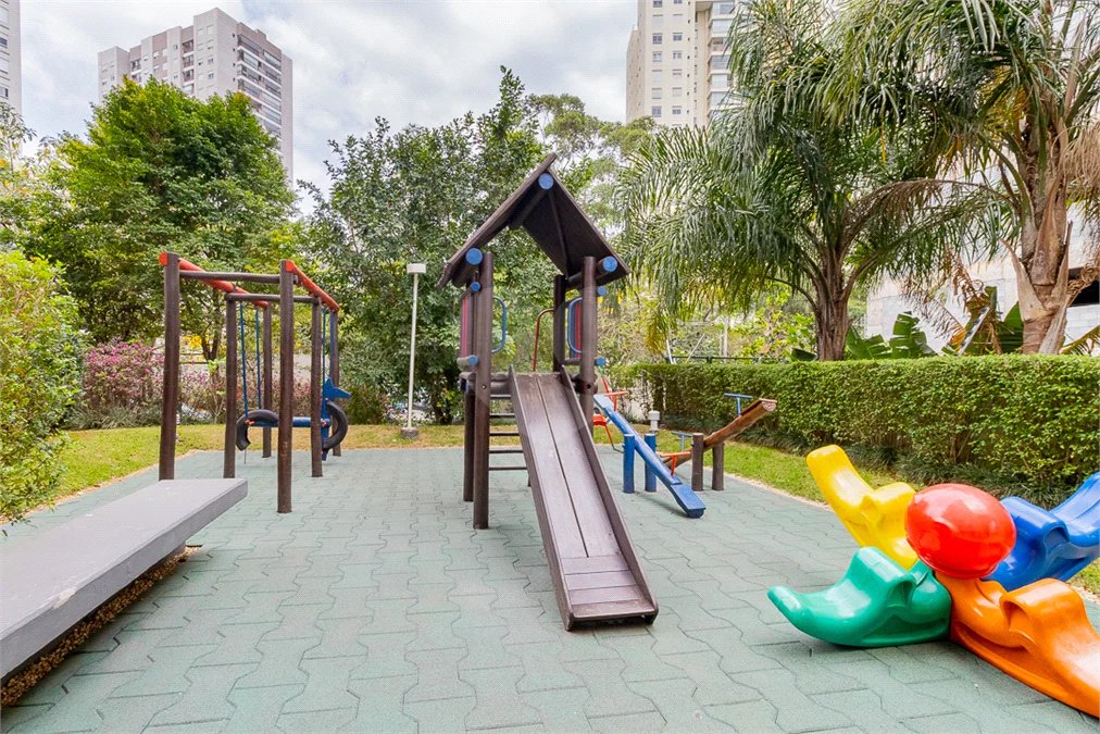 Apartamento à venda com 2 quartos, sendo 1 suíte,  em Vila Andrade, São Paulo, SP