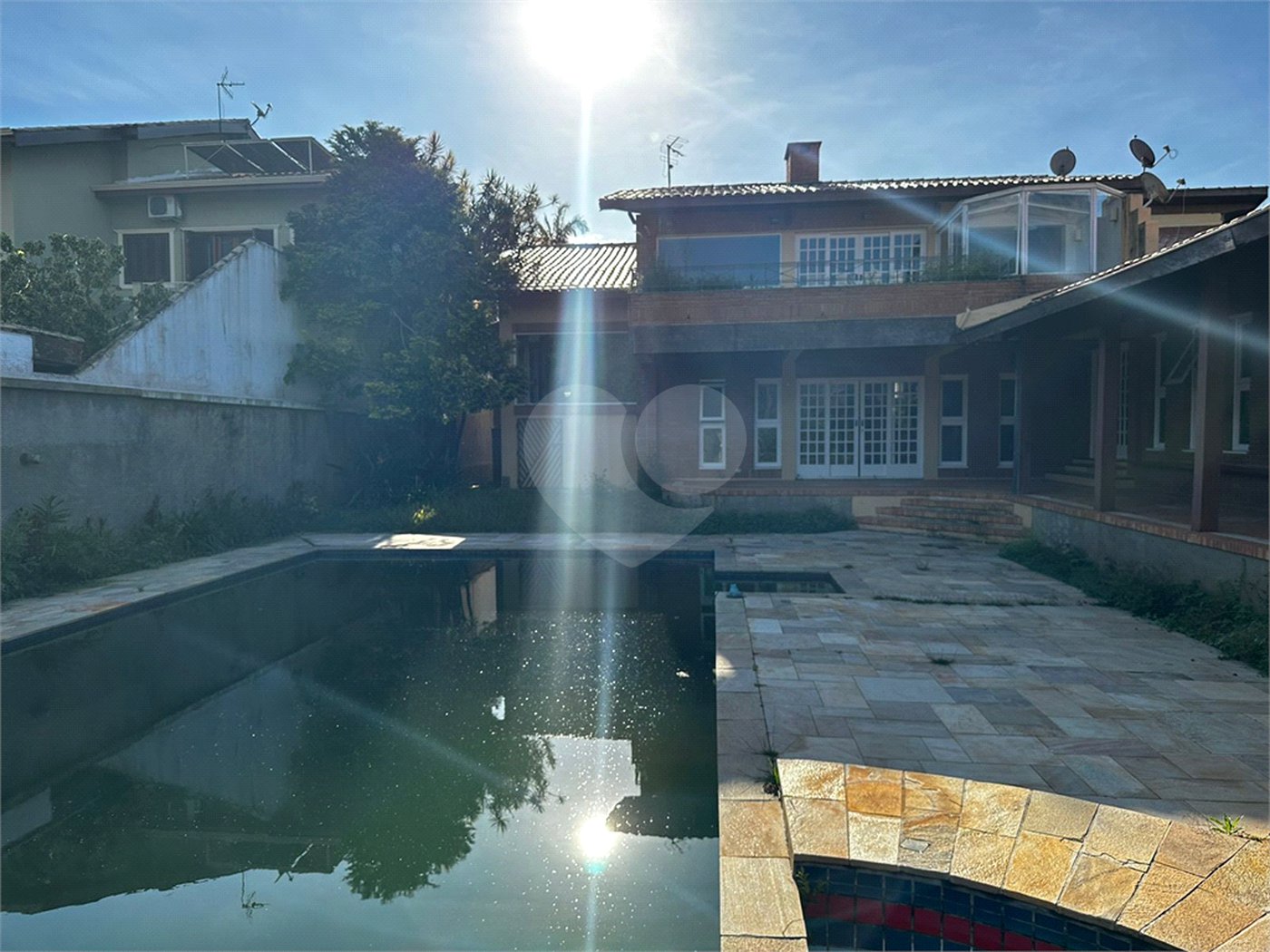 Casa à venda com 4 suítes em Vila Petrópolis, Atibaia, SP