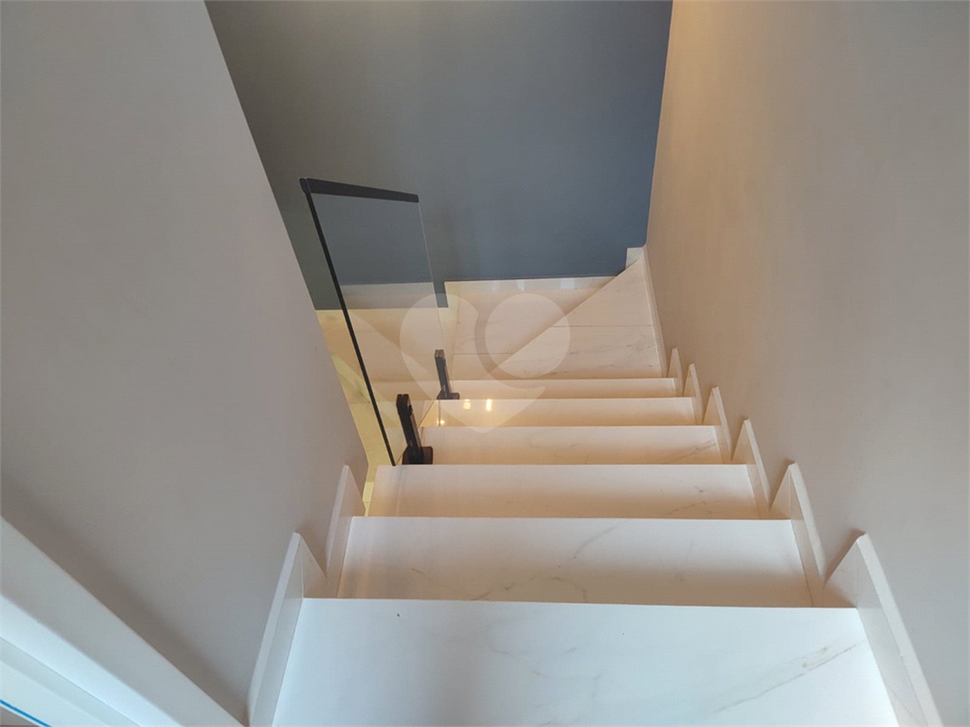 Casa à venda com 2 suítes no condomínio Vue 26, Atibaia - SP