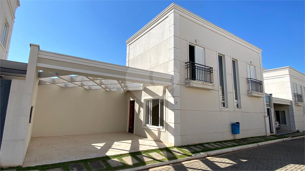 Casa à venda com 3 quartos, sendo 1 suíte, no condomínio Residencial Belle Ville Itaycy, Indaiatuba - SP