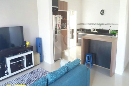 Casa à venda com 4 quartos, sendo 2 suítes, no condomínio Village Ipanema, Araçoiaba da Serra - SP