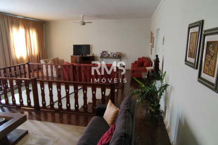 Casa à venda com 4 quartos, sendo 2 suítes,  no Centro, Itu, SP