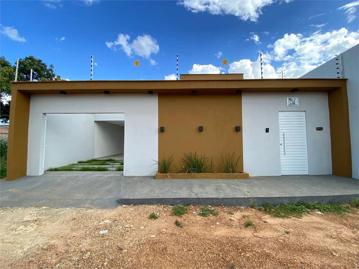 Casa à venda com 3 quartos, sendo 1 suíte,  em Jardim Iracema, Balsas, MA