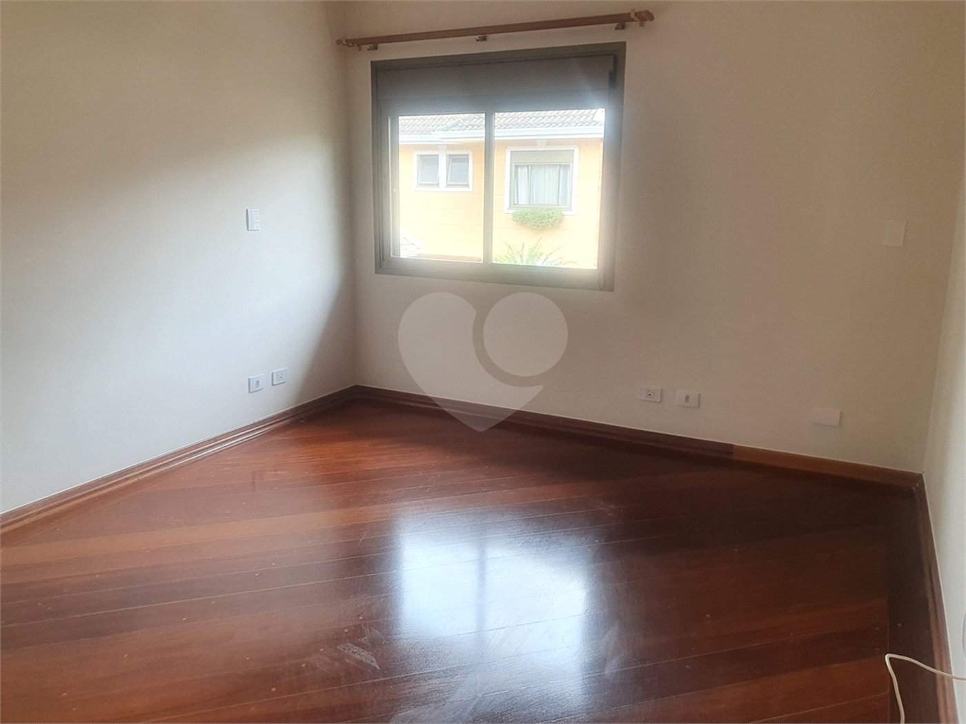 Casa à venda com 4 quartos, sendo 2 suítes,  no condomínio Lake Louise, São Paulo - SP