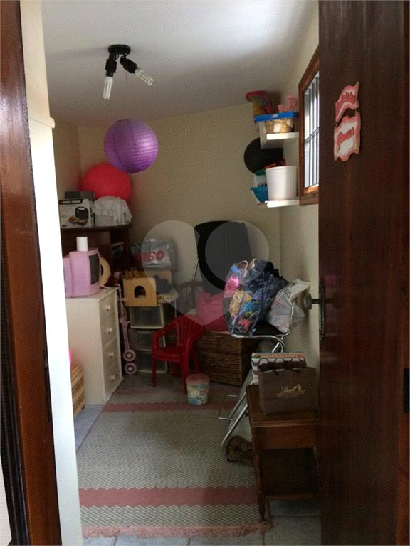 Sobrado à venda com 4 quartos, sendo 1 suíte, em Jardim Pinheiros, São Paulo, SP