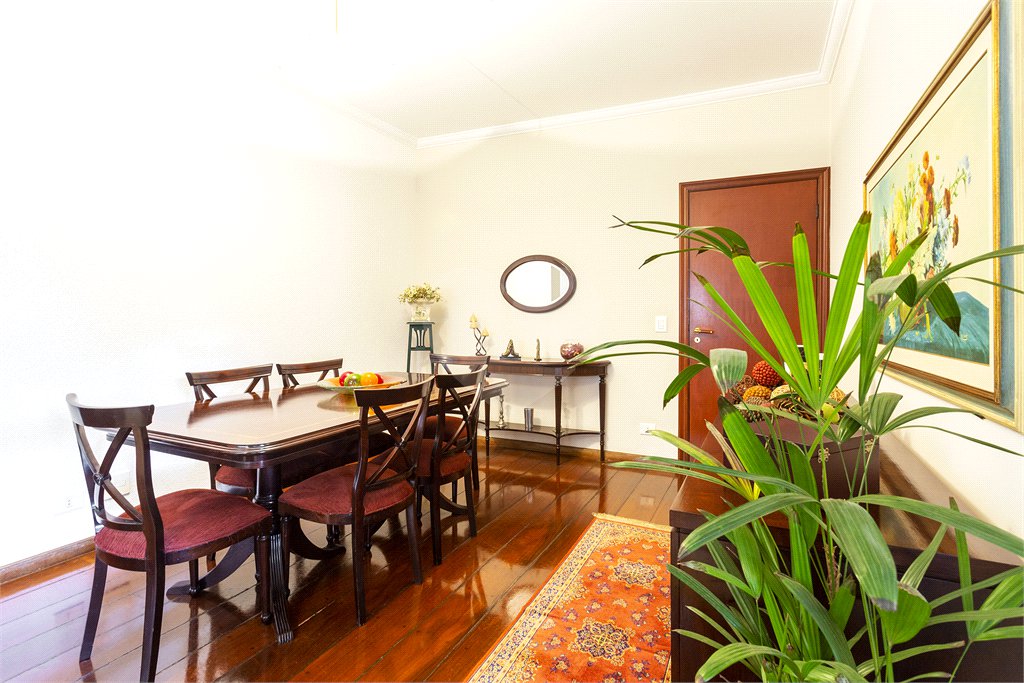 Apartamento à venda com 4 quartos, sendo 3 suítes, em Jardim Prudência, São Paulo, SP
