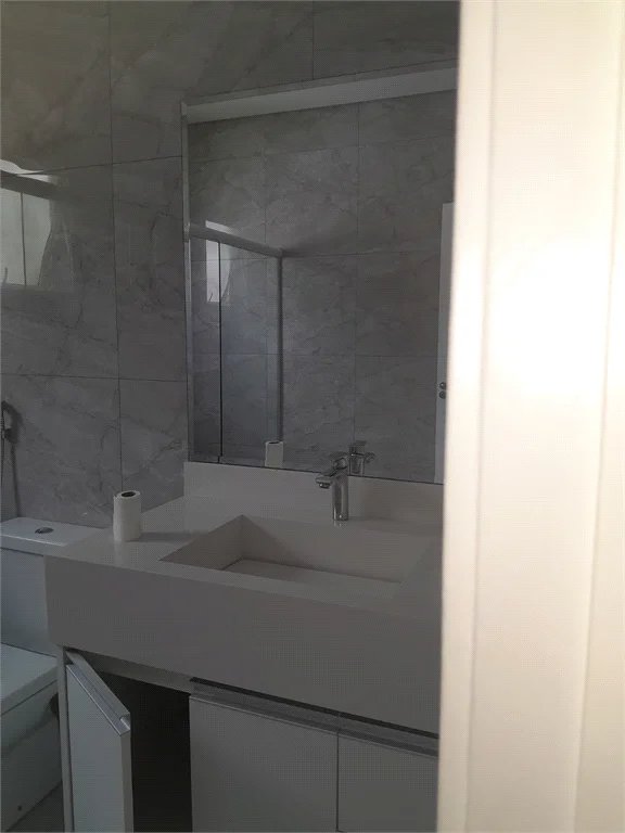Casa à venda com 3 suítes em Moinho Velho, Cotia, SP