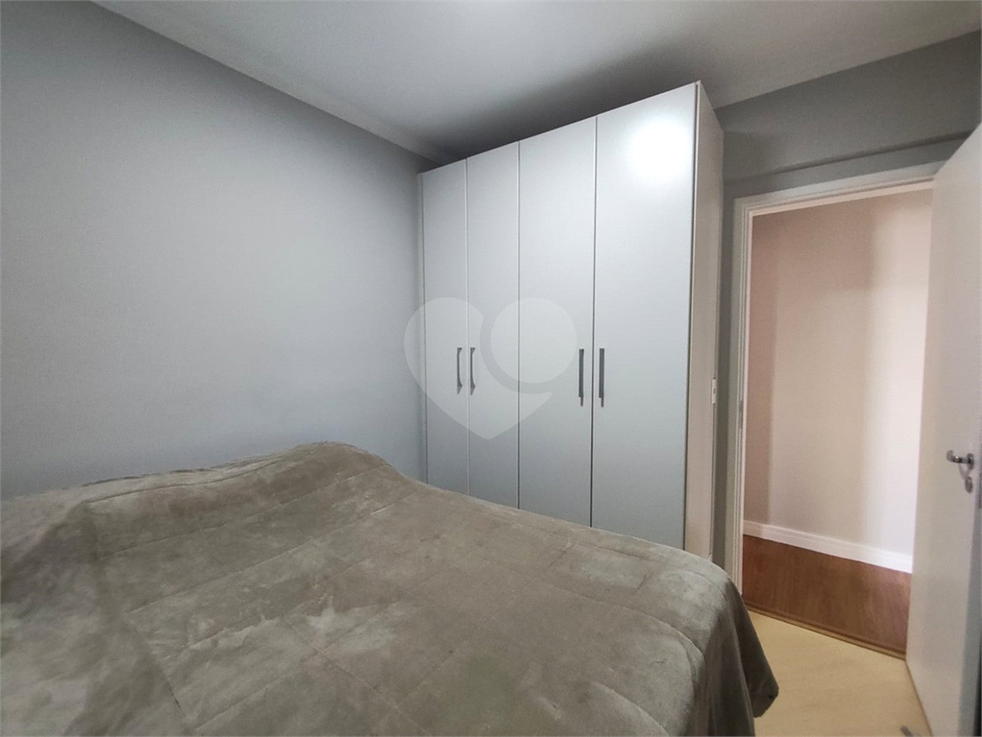 Apartamento à venda com 3 quartos, sendo 1 suíte,  em Vila Monumento, São Paulo, SP