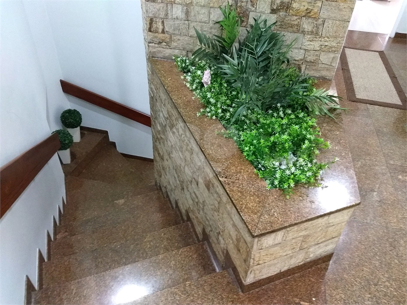 Casa Térrea à venda ou para alugar com 4 suítes em Horto, São Paulo, SP
