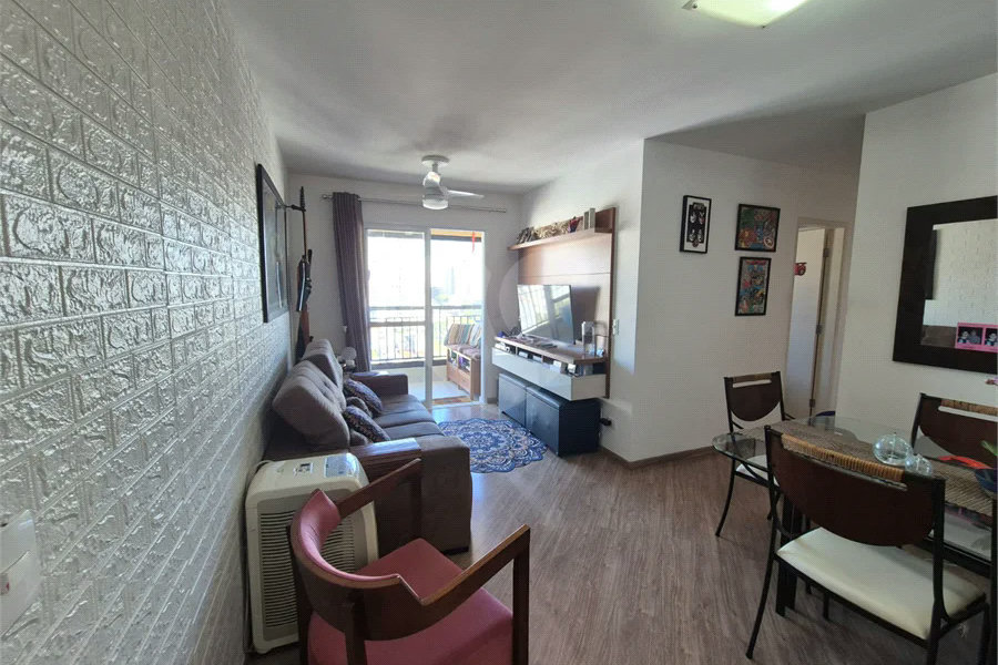 Apartamento Vila Mariana ,2 dormitórios sendo 1 suíte e 2 vagas.