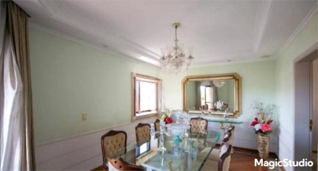 Apartamento 580m², 4 quatos, sendo 4 suítes, 5 vagas de garagem, à venda no Bosque da Saúde