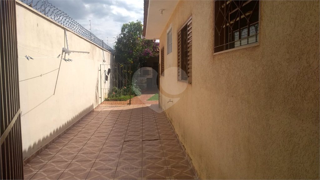 Casa térrea para venda ou locação no Santa Felícia.