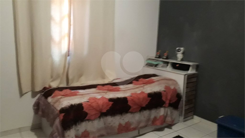 BELA CASA 274 M² C/ 3 QUARTOS 1 SALA 1 COZINHA 3 BANHEIROS 2 VAGAS Para Estacionamento coberta P/ VENDA NA V N Cachoeirinha