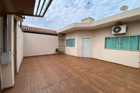 Casa à venda com 3 quartos, sendo 1 suíte,  em Jardim Jamaica, Ponta Porã, MS