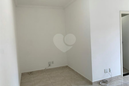 Sobrado à venda com 4 quartos, sendo 1 suíte, em Vila Campo Grande, São Paulo, SP