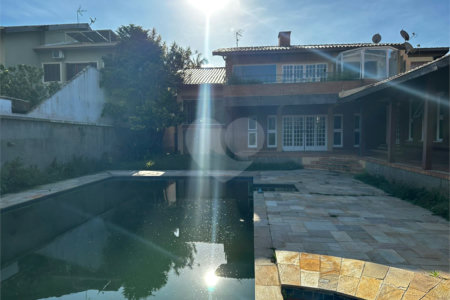 Casa à venda com 4 suítes em Vila Petrópolis, Atibaia, SP