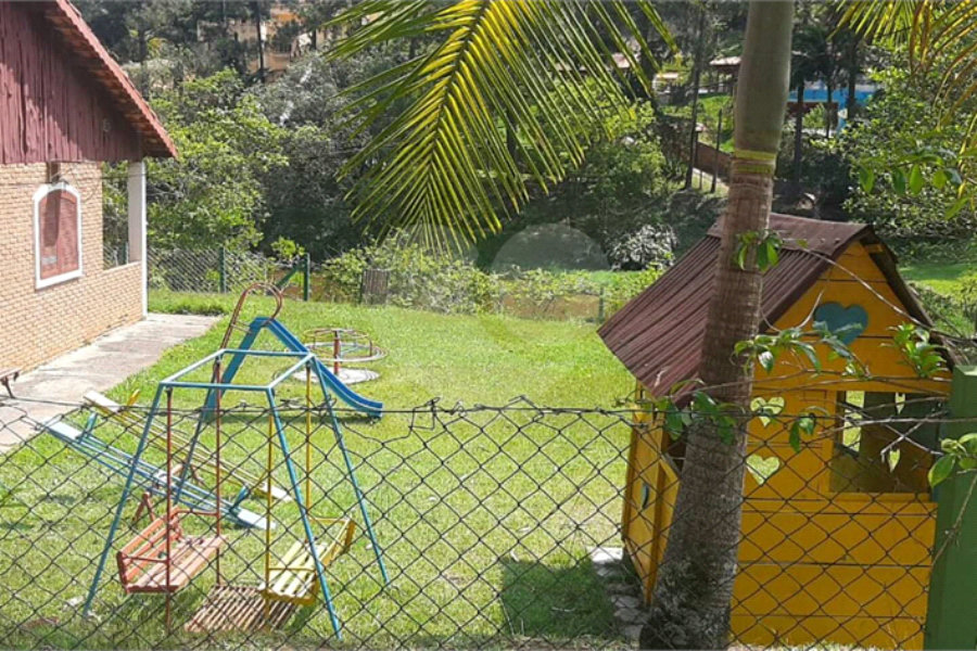 Sobrado à venda com 4 quartos, sendo 2 suítes, em Serra da Cantareira, Mairiporã, SP