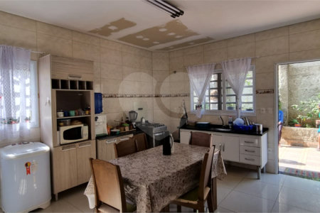 Casa à venda com 3 quartos, sendo 1 suíte, no condomínio Chácaras do Lago, Vinhedo - SP