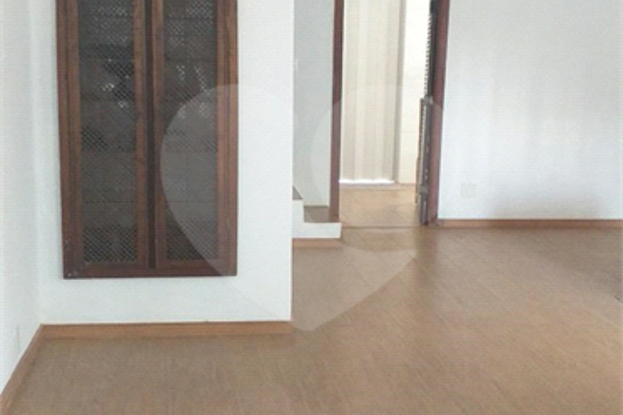Sobrado à venda com 4 quartos em Santana, São Paulo, SP