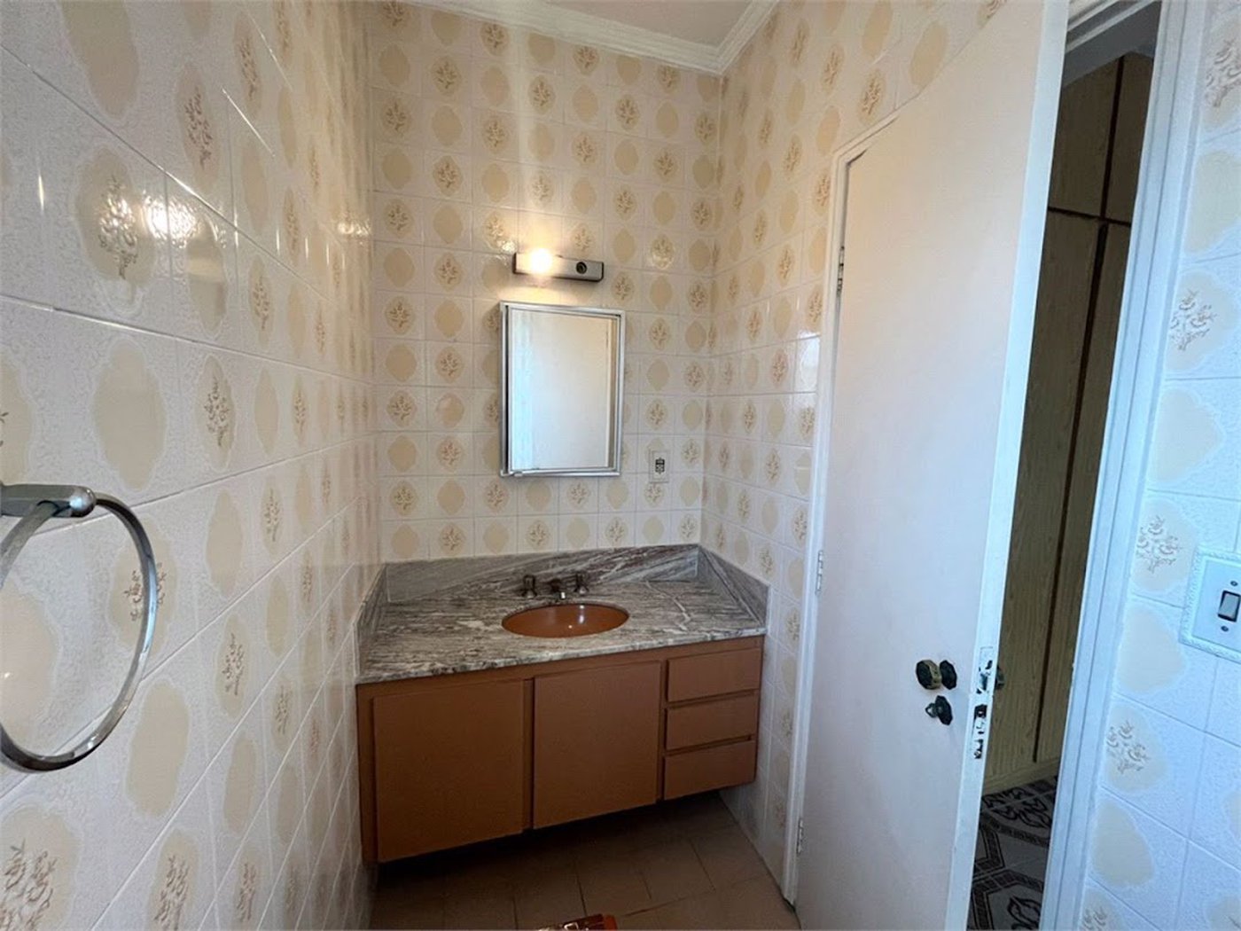 Apartamento Residencial à venda, Enseada, Guarujá - AP0481.