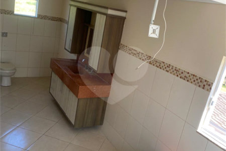 Casa à venda com 4 quartos, sendo 2 suítes, em Ubatiba, Maricá, RJ